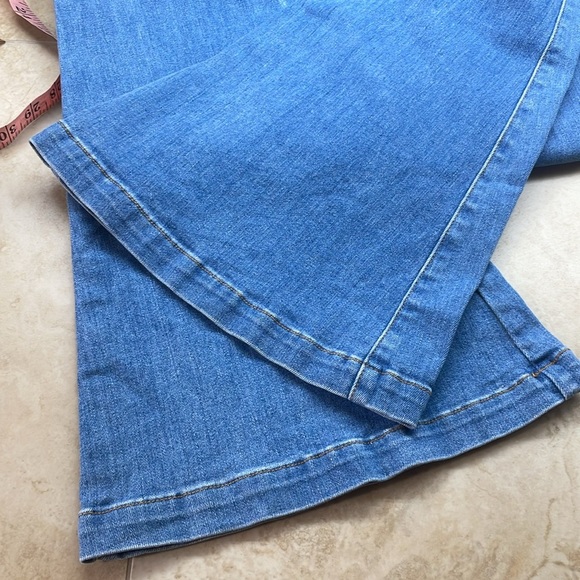 Veronica Beard Jean High Rise Button Fly Bell Flare Lakeshore Wash Size 25 - Picture 5 of 13